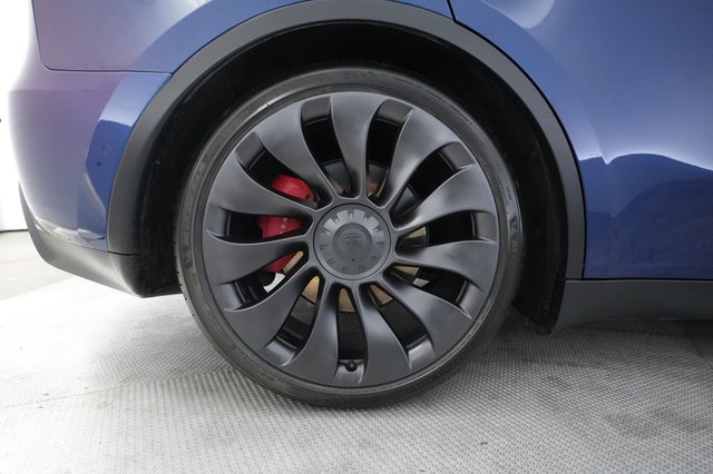 2022 Tesla Model Y — photo 17 of 21