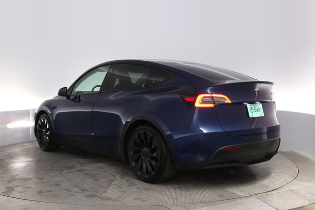 2022 Tesla Model Y — photo 13 of 21