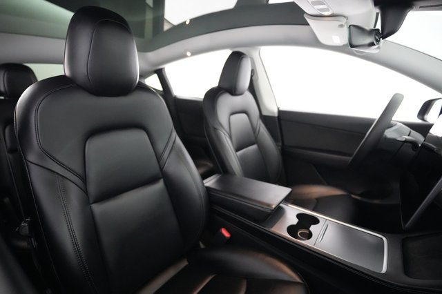 2022 Tesla Model Y — photo 18 of 21