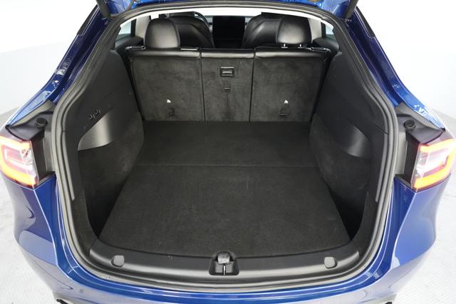 2022 Tesla Model Y — photo 6 of 21