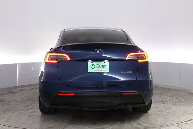 2022 Tesla Model Y — photo 12 of 21