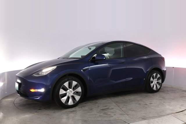 2021 Tesla Model Y — photo 14 of 38