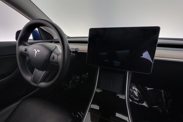 2021 Tesla Model Y — photo 20 of 38