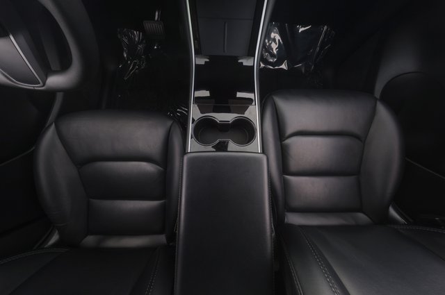 2021 Tesla Model Y — photo 22 of 38