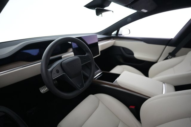 2022 Tesla Model S — photo 18 of 22