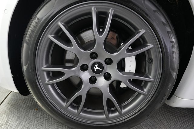 2022 Tesla Model S — photo 15 of 22