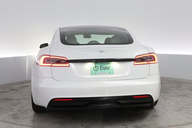 2022 Tesla Model S — photo 12 of 22