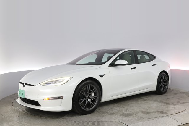 2022 Tesla Model S — photo 14 of 22