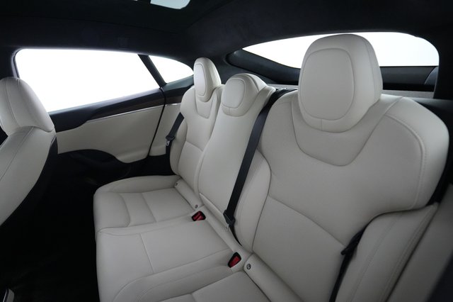 2022 Tesla Model S — photo 19 of 22