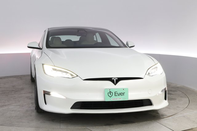 2022 Tesla Model S — photo 9 of 22