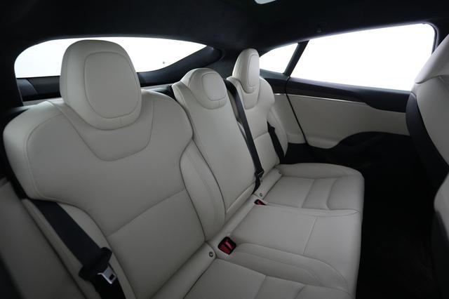 2022 Tesla Model S — photo 4 of 22