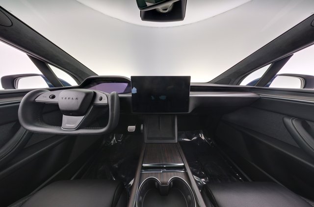 2023 Tesla Model X — photo 21 of 27