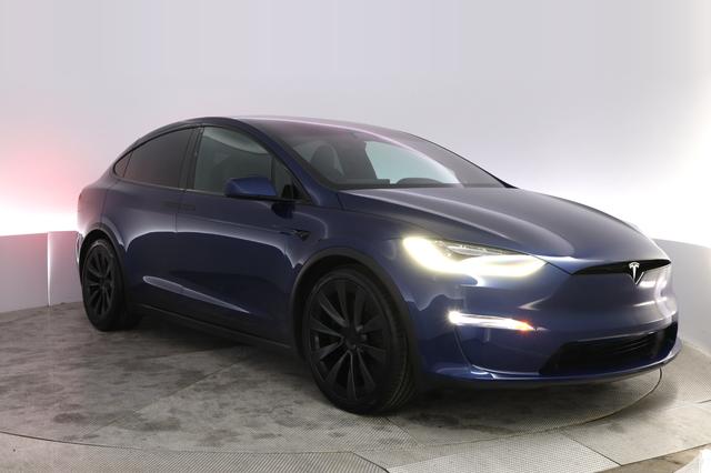 2023 Tesla Model X — photo 10 of 27