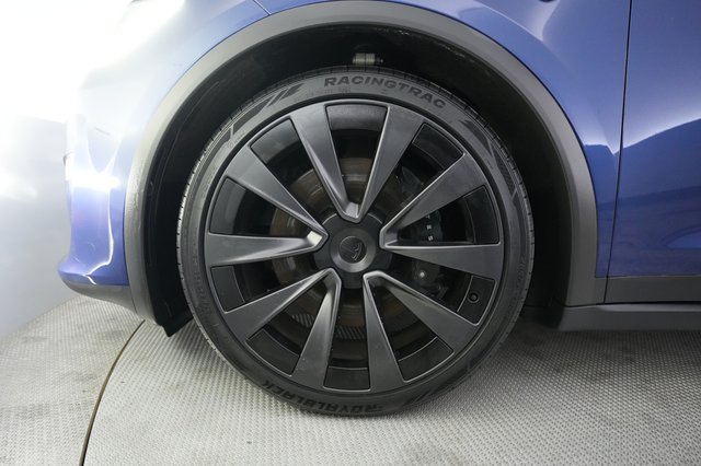 2023 Tesla Model X — photo 15 of 27