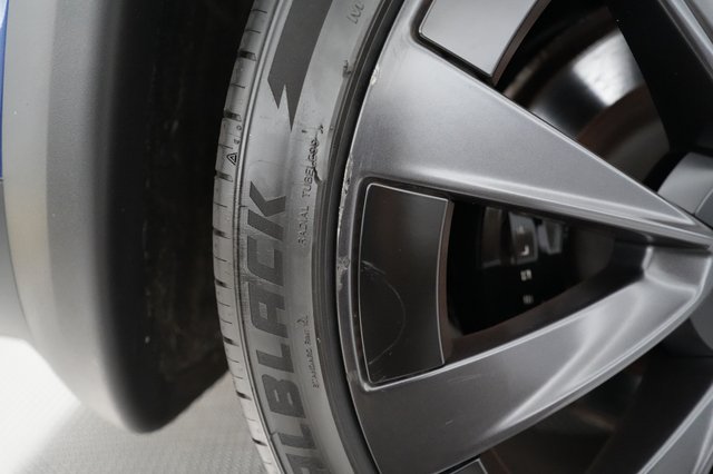 2023 Tesla Model X — photo 25 of 27