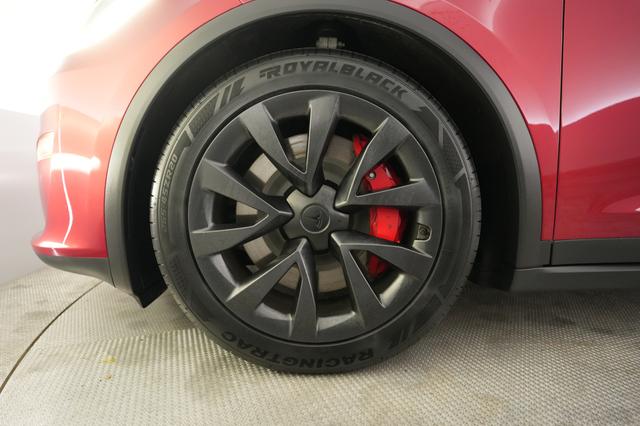 2023 Tesla Model X — photo 7 of 23