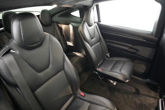 2023 Tesla Model X — photo 4 of 23