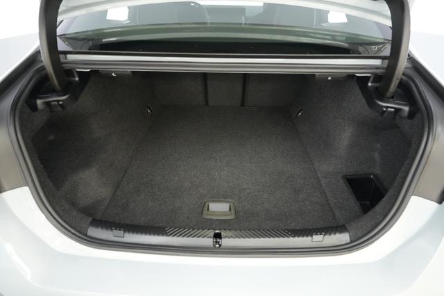 2024 BMW i5 — photo 6 of 20