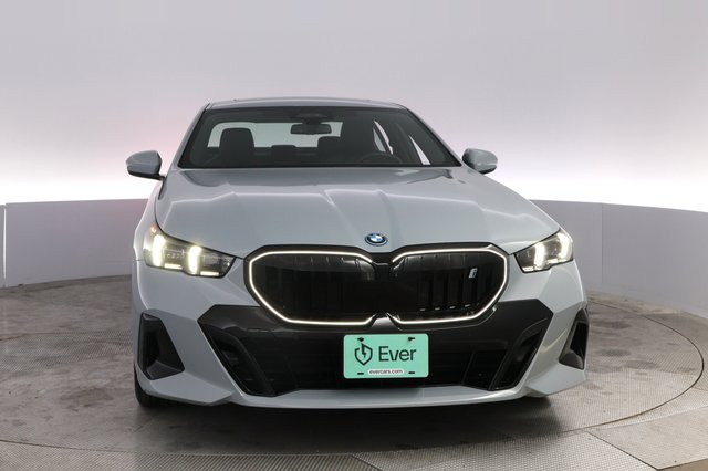 2024 BMW i5 — photo 9 of 20