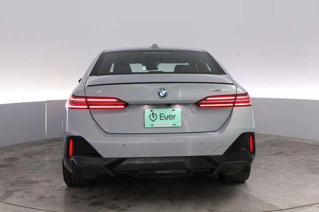 2024 BMW i5