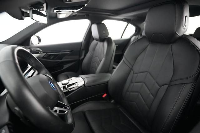 2024 BMW i5 — photo 3 of 20