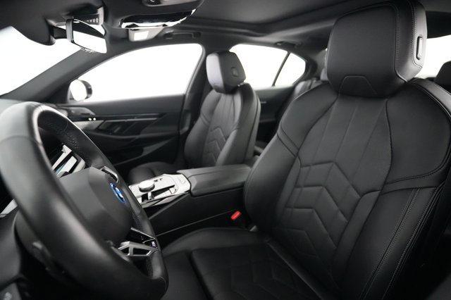 2024 BMW i5 — photo 3 of 20