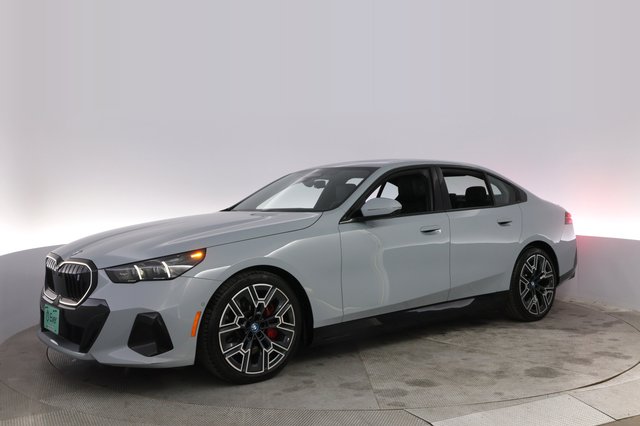 2024 BMW i5 — photo 14 of 20