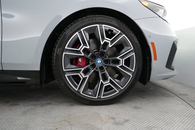 2024 BMW i5 — photo 16 of 20
