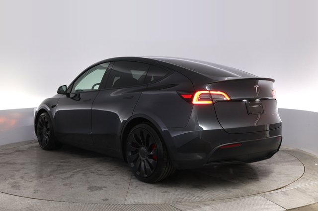 2025 Tesla Model Y — photo 13 of 21