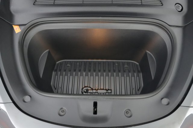 2025 Tesla Model Y — photo 20 of 21