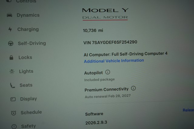 2025 Tesla Model Y — photo 5 of 21