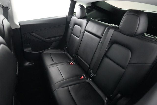 2025 Tesla Model Y — photo 19 of 21