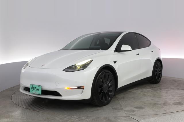 2022 Tesla Model Y — VIN 7SAYGDEF5NF539499