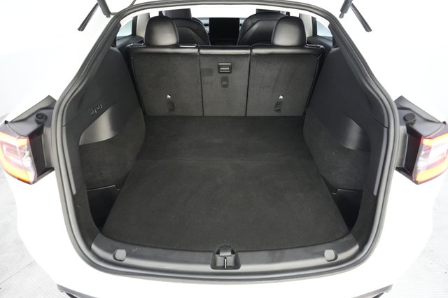 2022 Tesla Model Y — photo 6 of 21