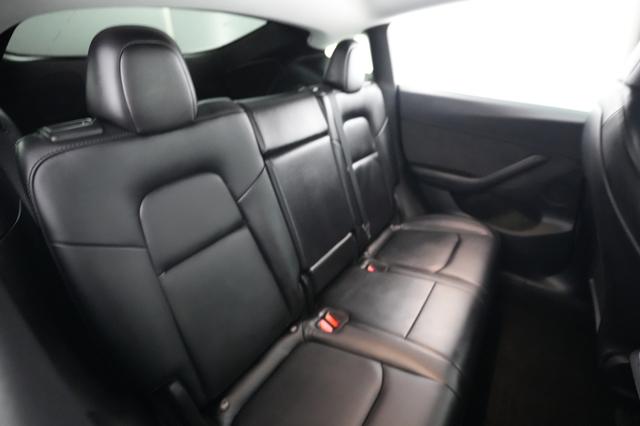 2022 Tesla Model Y — photo 4 of 21