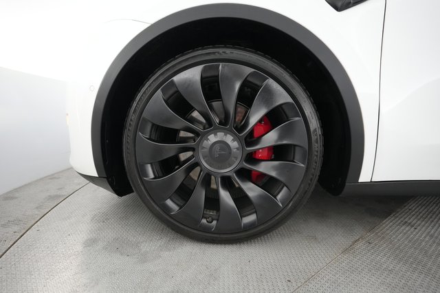 2022 Tesla Model Y — photo 15 of 21