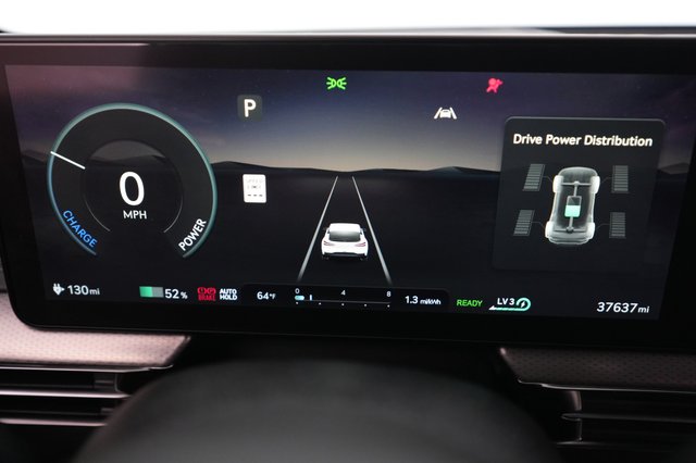 2023 Genesis GV60 — photo 5 of 24