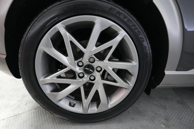 2023 Genesis GV60 — photo 17 of 24