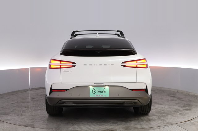 2023 Genesis GV60 — photo 12 of 21