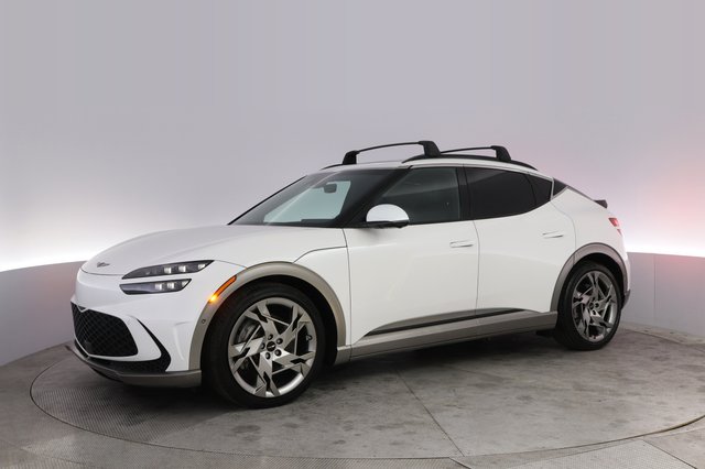 2023 Genesis GV60 — photo 14 of 21