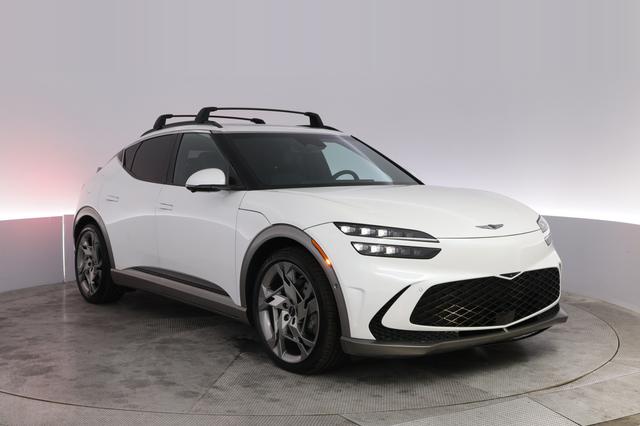 2023 Genesis GV60 — photo 10 of 21