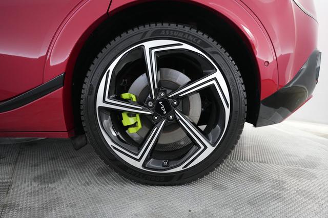 2023 Kia EV6 — photo 7 of 21