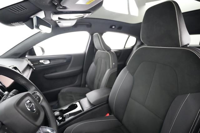 2023 Volvo C40 Recharge — photo 3 of 22