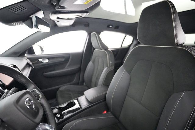 2023 Volvo C40 Recharge — photo 3 of 22