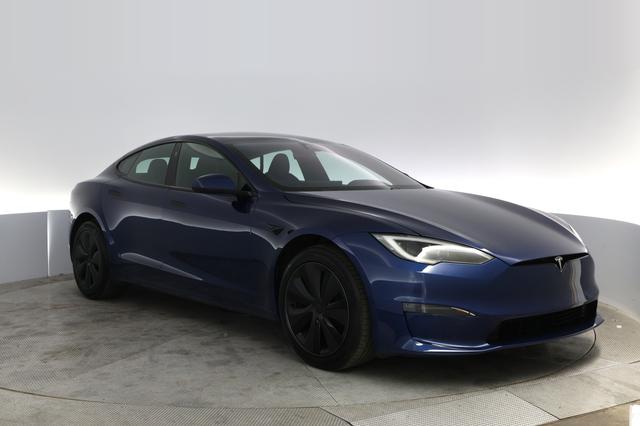 2023 Tesla Model S — photo 10 of 24