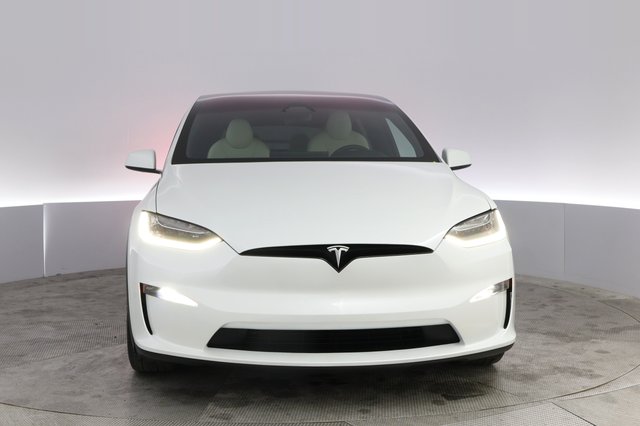 2023 Tesla Model X — photo 9 of 23