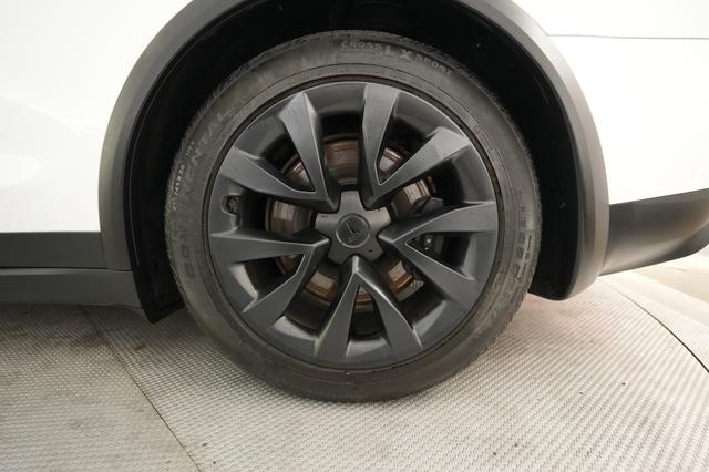 2023 Tesla Model X — photo 7 of 23
