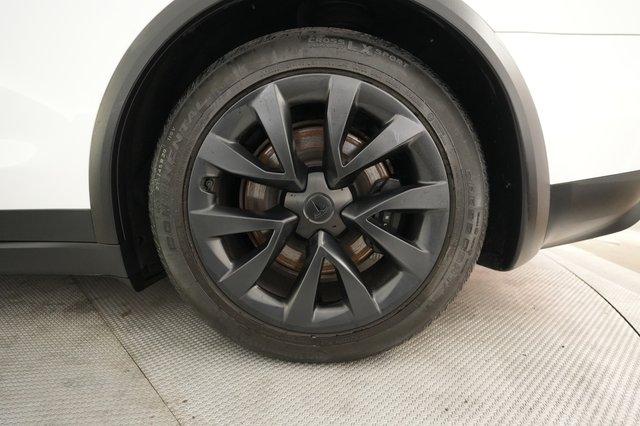 2023 Tesla Model X — photo 7 of 23