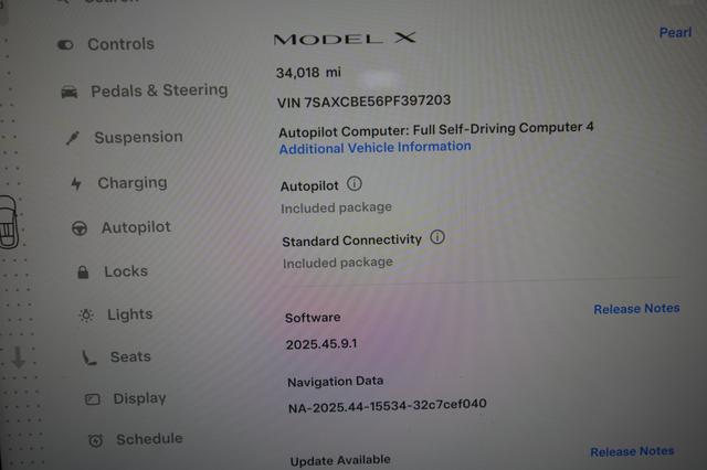 2023 Tesla Model X — photo 5 of 23