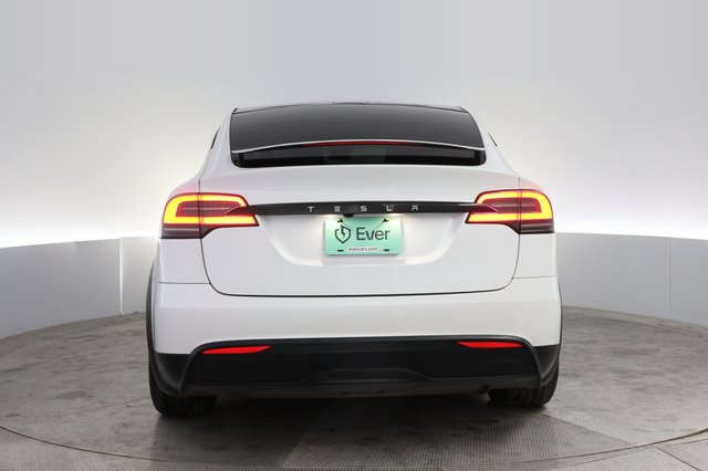 2023 Tesla Model X — photo 12 of 23